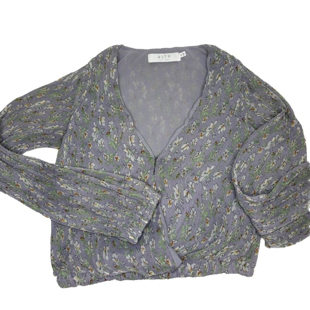 Astr The Label XS Lavender Floral Cropped Long Sleeve V-neck Wrap Pleated Blouse